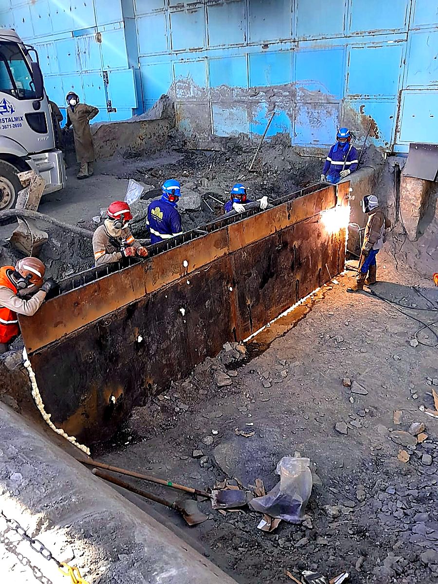 Corte e remoção de estrutura metálica